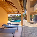 Nook Villa