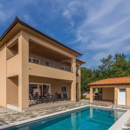Nook Villa *